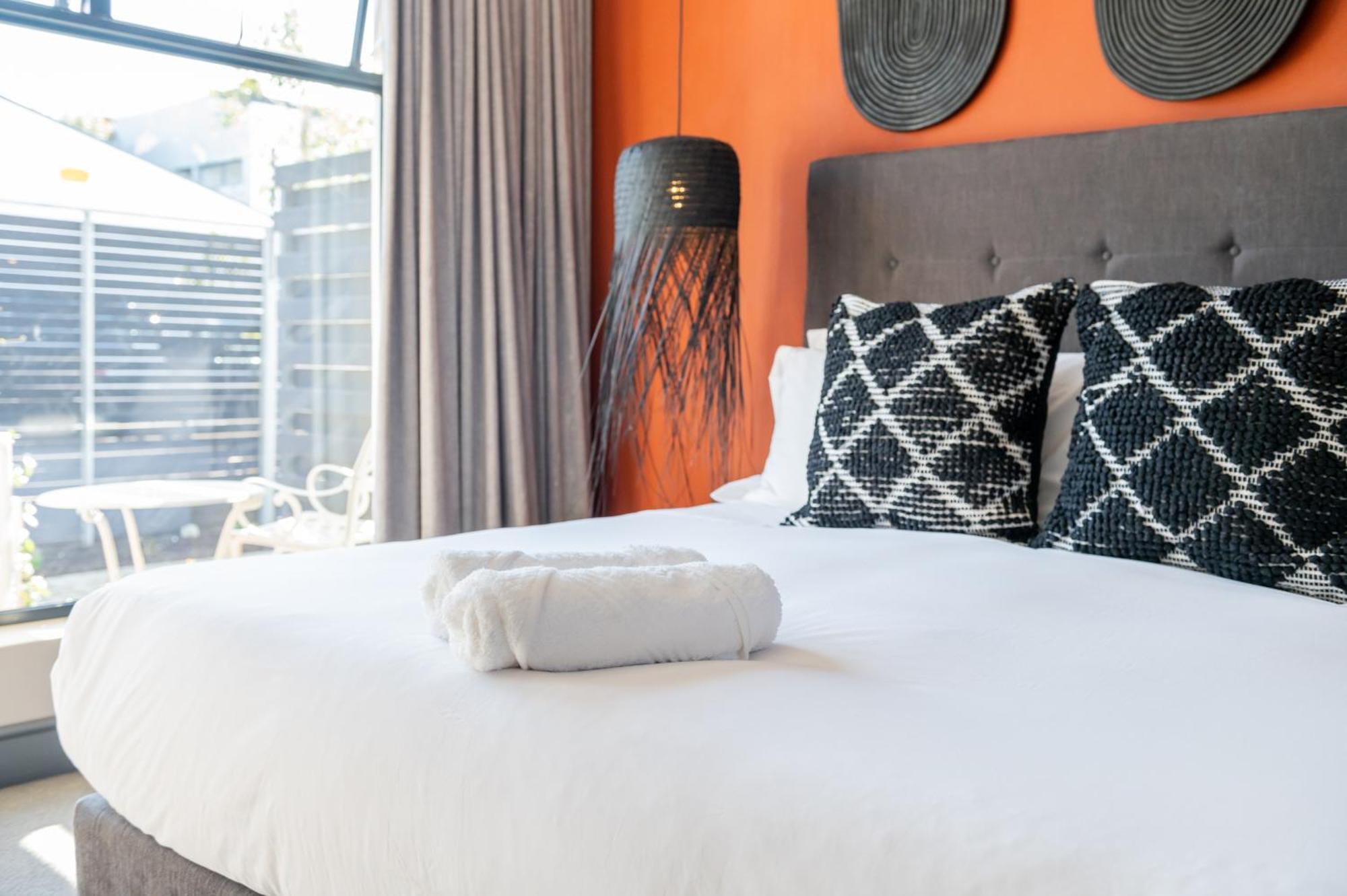 Blix Inn Guesthouse 斯泰伦博斯 外观 照片